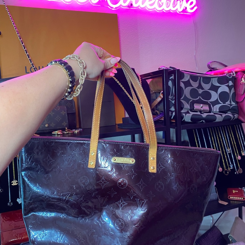 Louis Vuitton Bellevue GM shoulder Bag
